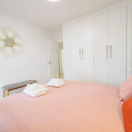 Cubo's Torreoceano Family Apartment *