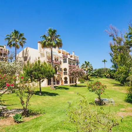 Cubo's Torreoceano Family Apartment